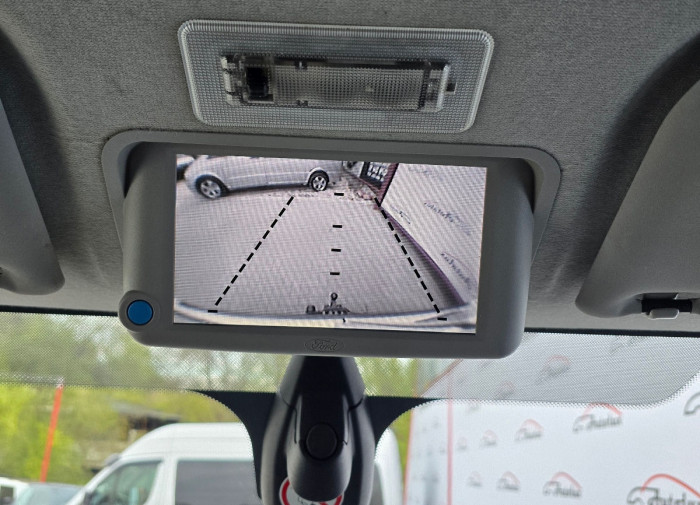 Ford Transit photo 5