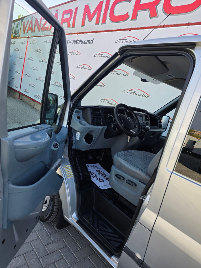 Ford Transit photo 5
