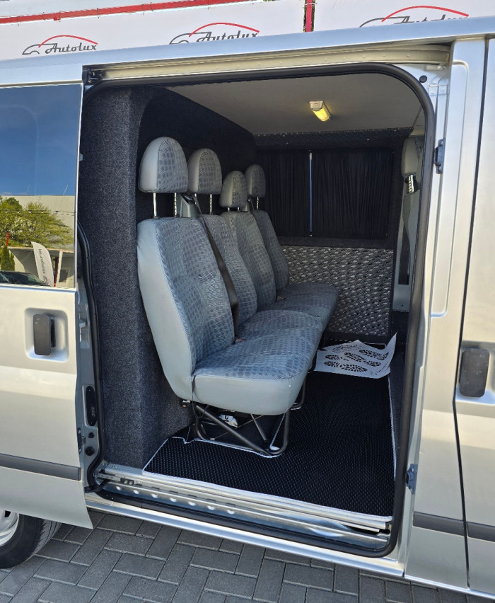 Ford Transit photo 9