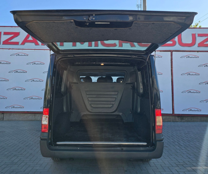 Ford Transit photo 12