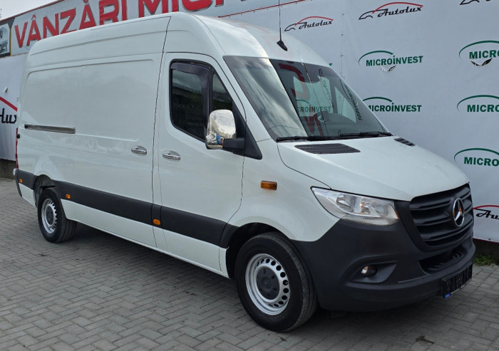 Mercedes Sprinter photo 1