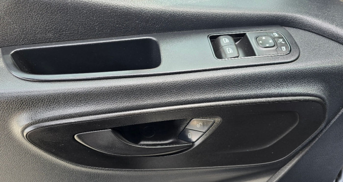 Mercedes Sprinter photo 6