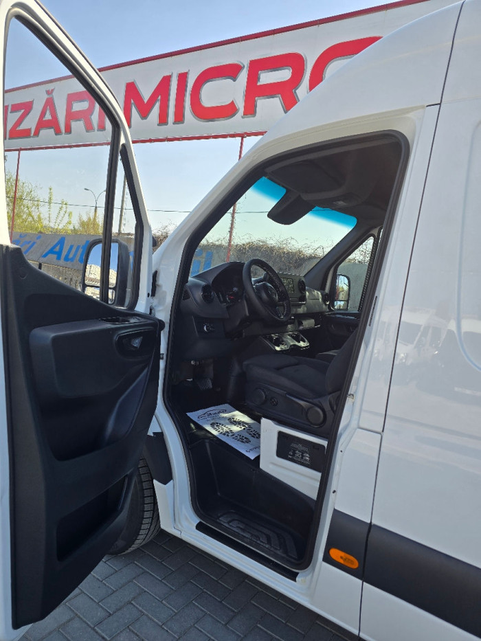 Mercedes Sprinter photo 5