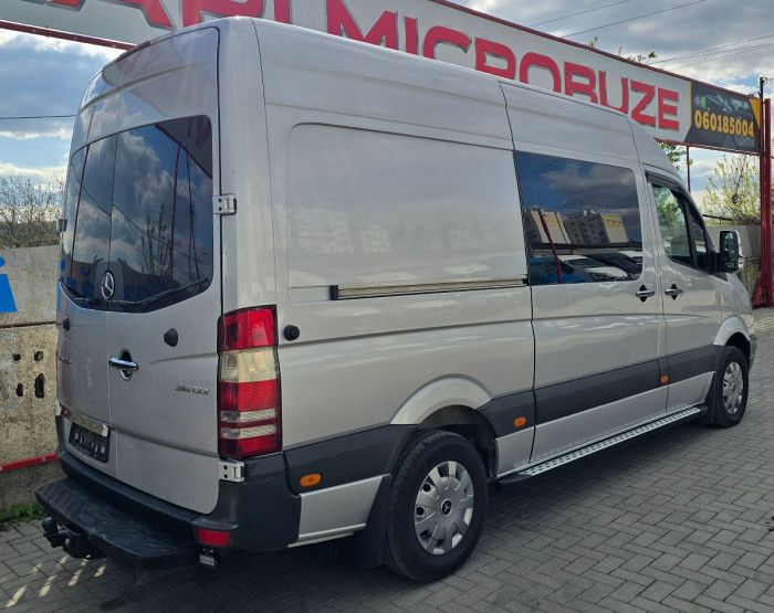 Mercedes Sprinter photo 4