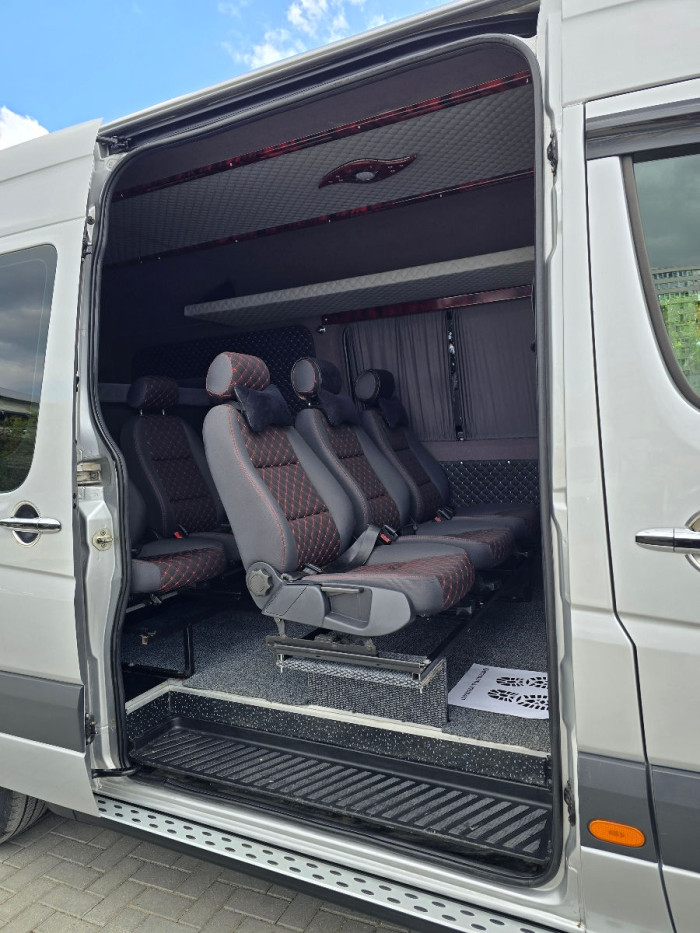 Mercedes Sprinter photo 8