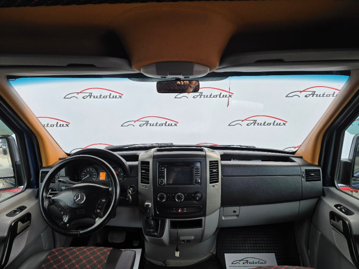 Mercedes Sprinter photo 17