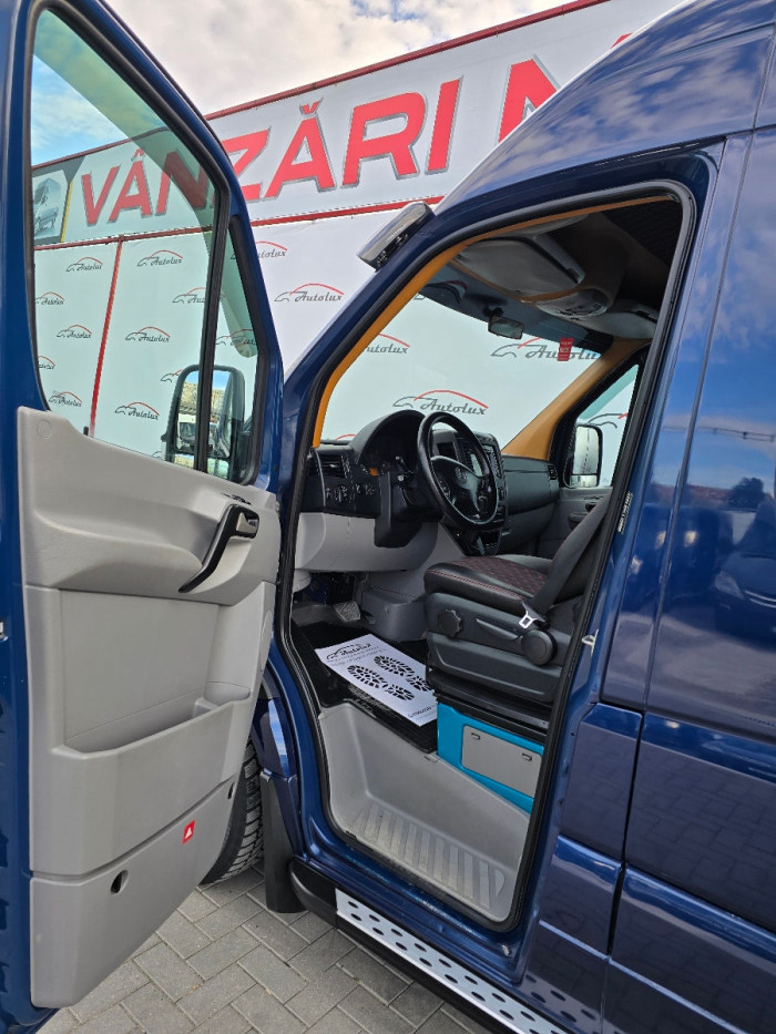 Mercedes Sprinter photo 5