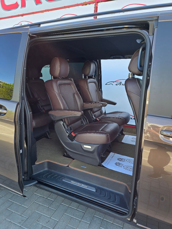 Mercedes V Class 250 photo 12