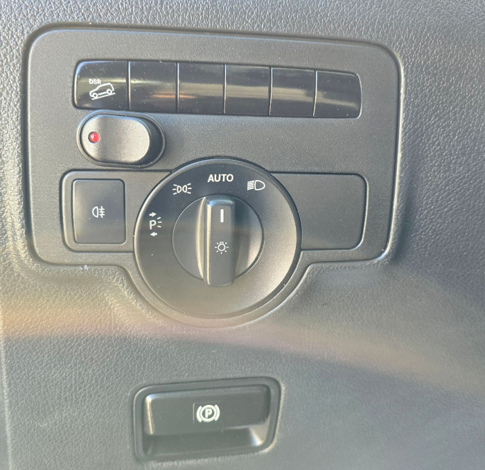 Mercedes Vito photo 7