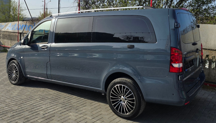 Mercedes Vito photo 3