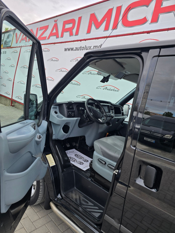Ford Transit photo 7