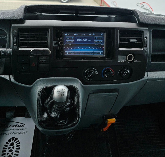 Ford Transit photo 8
