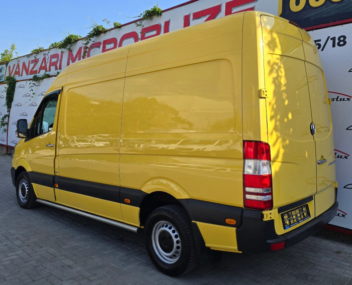 Mercedes Sprinter photo 3