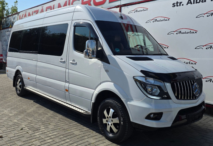 Mercedes Sprinter photo 1