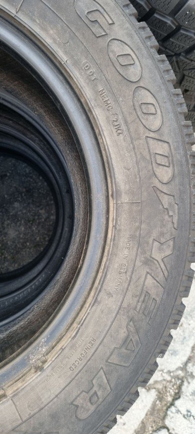 235/65/R17 photo 1