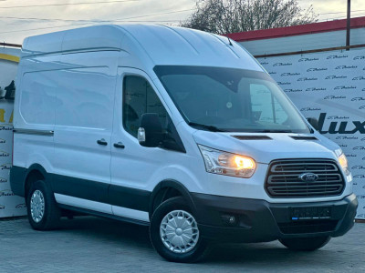 Ford Transit photo