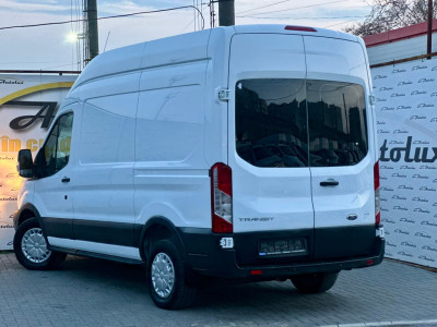 Ford Transit photo 3