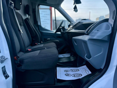 Ford Transit photo 8