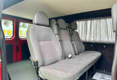 Ford Transit photo 8