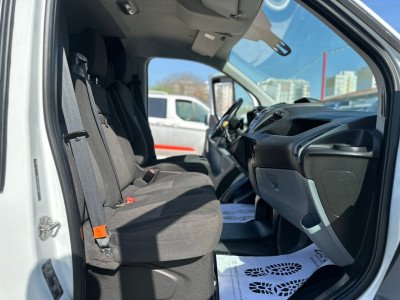 Ford Transit photo 4