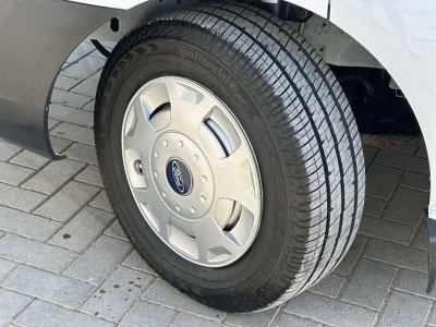 Ford Transit photo 8