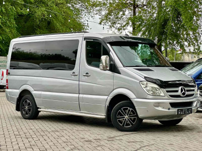 Mercedes Autoturism 8 locuri photo