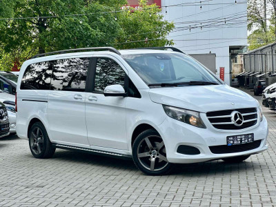 Mercedes V-Class photo