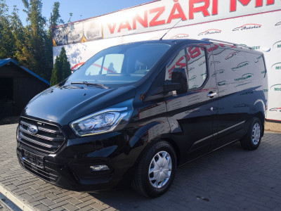 Ford Custum  an. 2018 - Autolux.md Ford Custum  an. 2018 photo