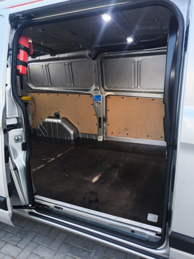 Ford Transit custum TVA an. 2022 - Autolux.md Ford Transit custum TVA an. 2022 photo 7
