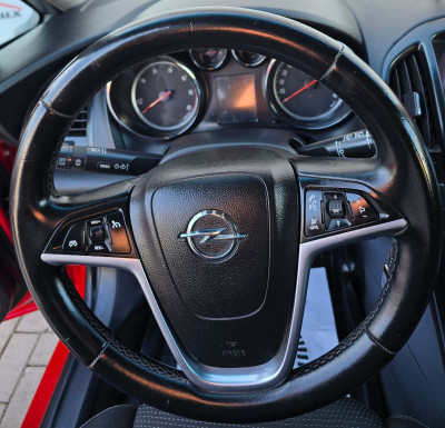 Opel Astra an. 2011 photo 14