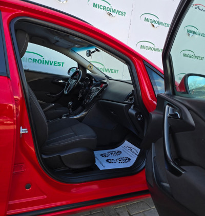 Opel Astra an. 2011 photo 7