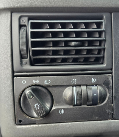 Volkswagen Caravella an. 2003 photo 11