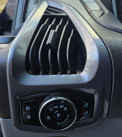 Ford Transit Custum TVA photo 8