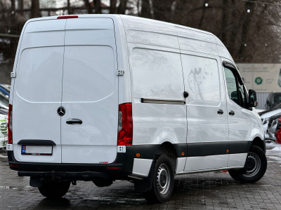 Mercedes Sprinter photo 3