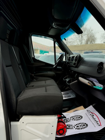 Mercedes Sprinter photo 5