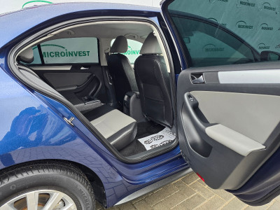 Volkswagen Jetta photo 8