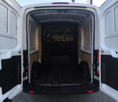 Ford Transit photo 5