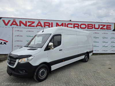 Mercedes Sprinter photo