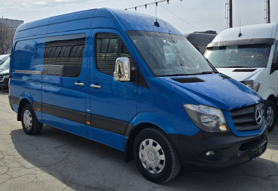 Mercedes Sprinter photo 1
