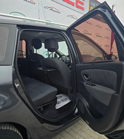 Renault Grand Scenic photo 11