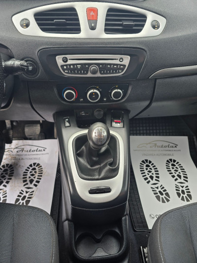 Renault Grand Scenic photo 9