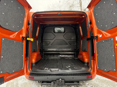 Ford Custom photo 11