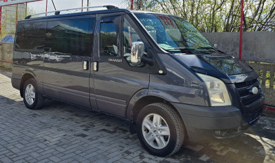 Ford Transit photo 1