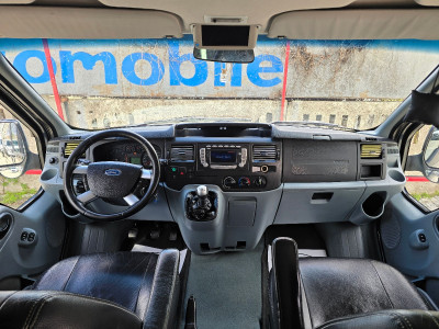Ford Transit photo 14