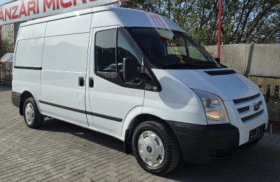 Ford Transit photo 1
