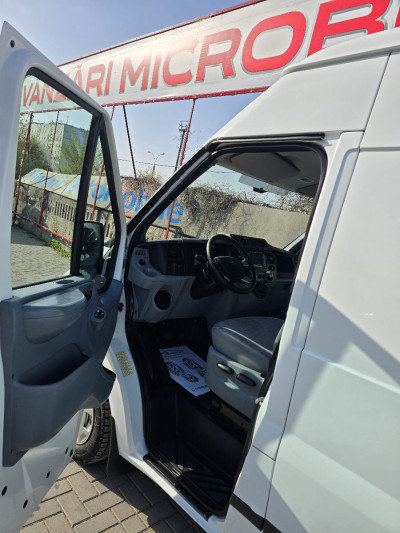 Ford Transit photo 6