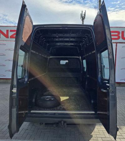 Ford Transit photo 12