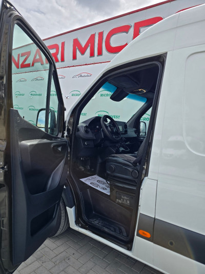 Mercedes Sprinter photo 5