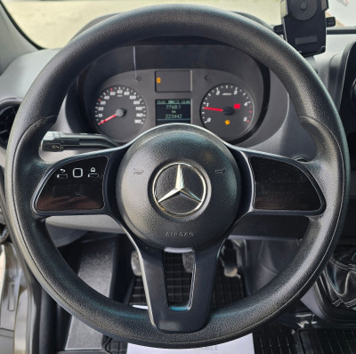 Mercedes Sprinter photo 8