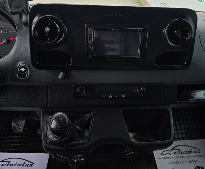 Mercedes Sprinter photo 9